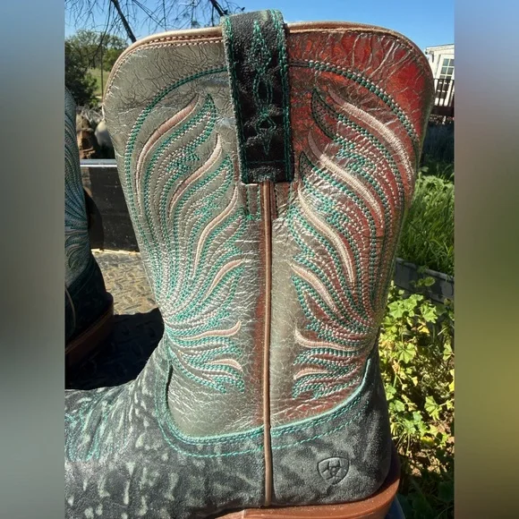 Ariat Women’s Futurity Dash Elephant Print and Pewter 6.5B - Picture 5 of 13